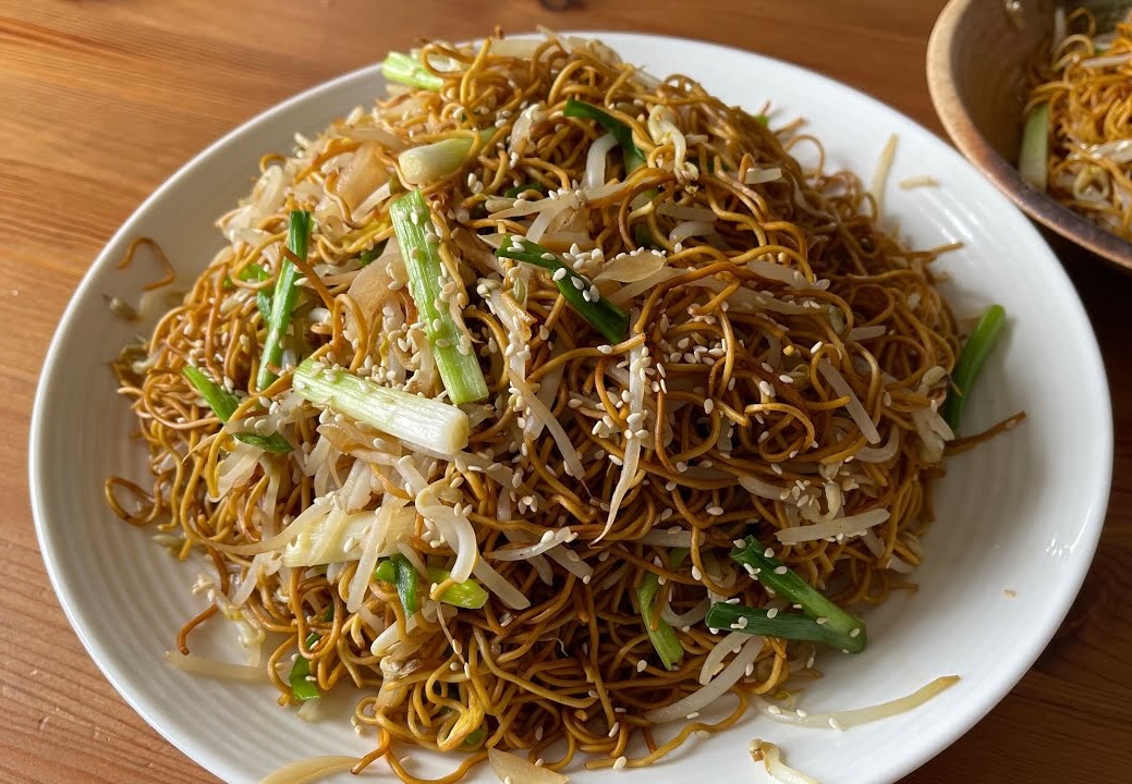 Stir Fried Noodle w/ Bean Sprout