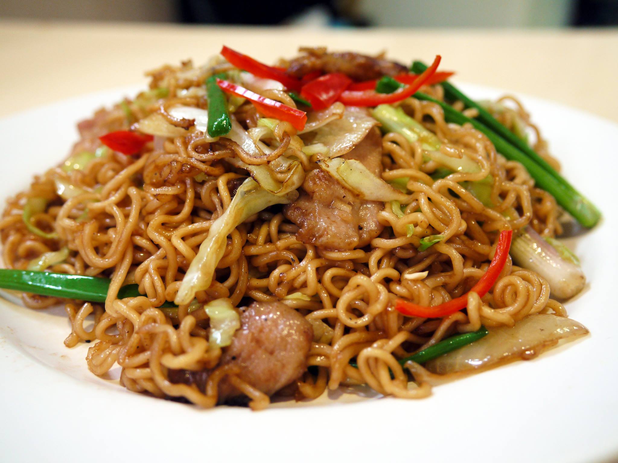 Stir Fried Instant Noodle w/ Pork & Chicken